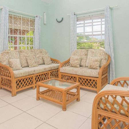 Bougainvillea Apartments St. George's Buitenkant foto