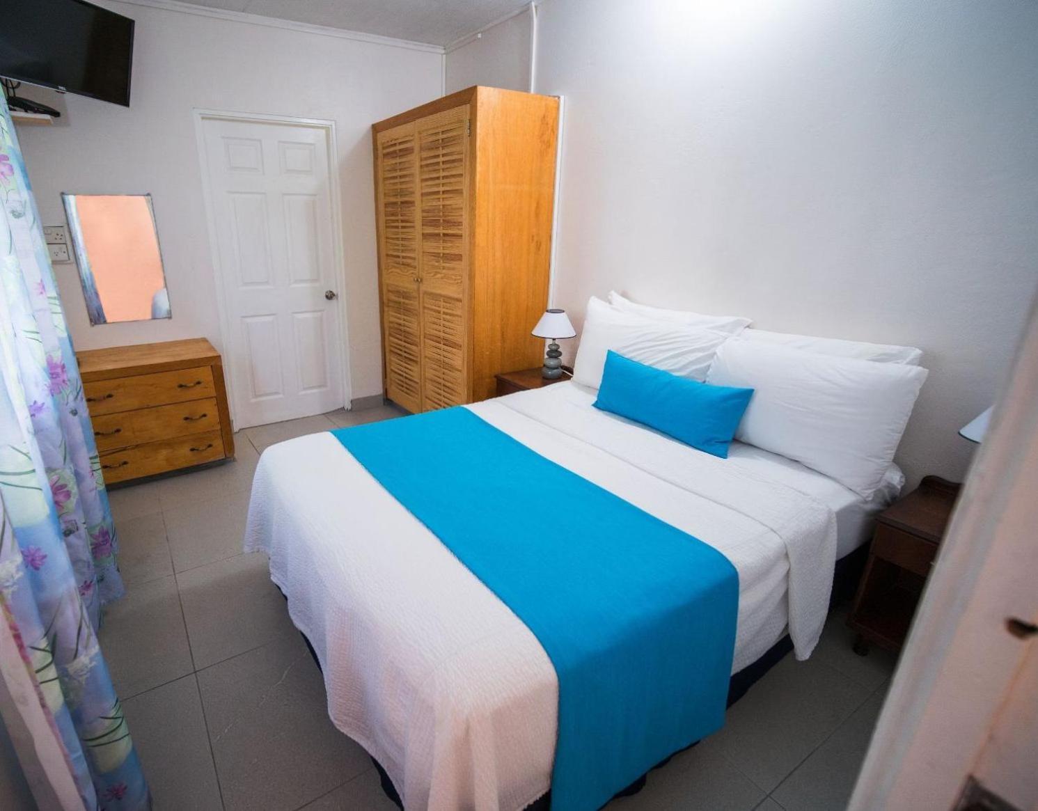 Bougainvillea Apartments St. George's Buitenkant foto