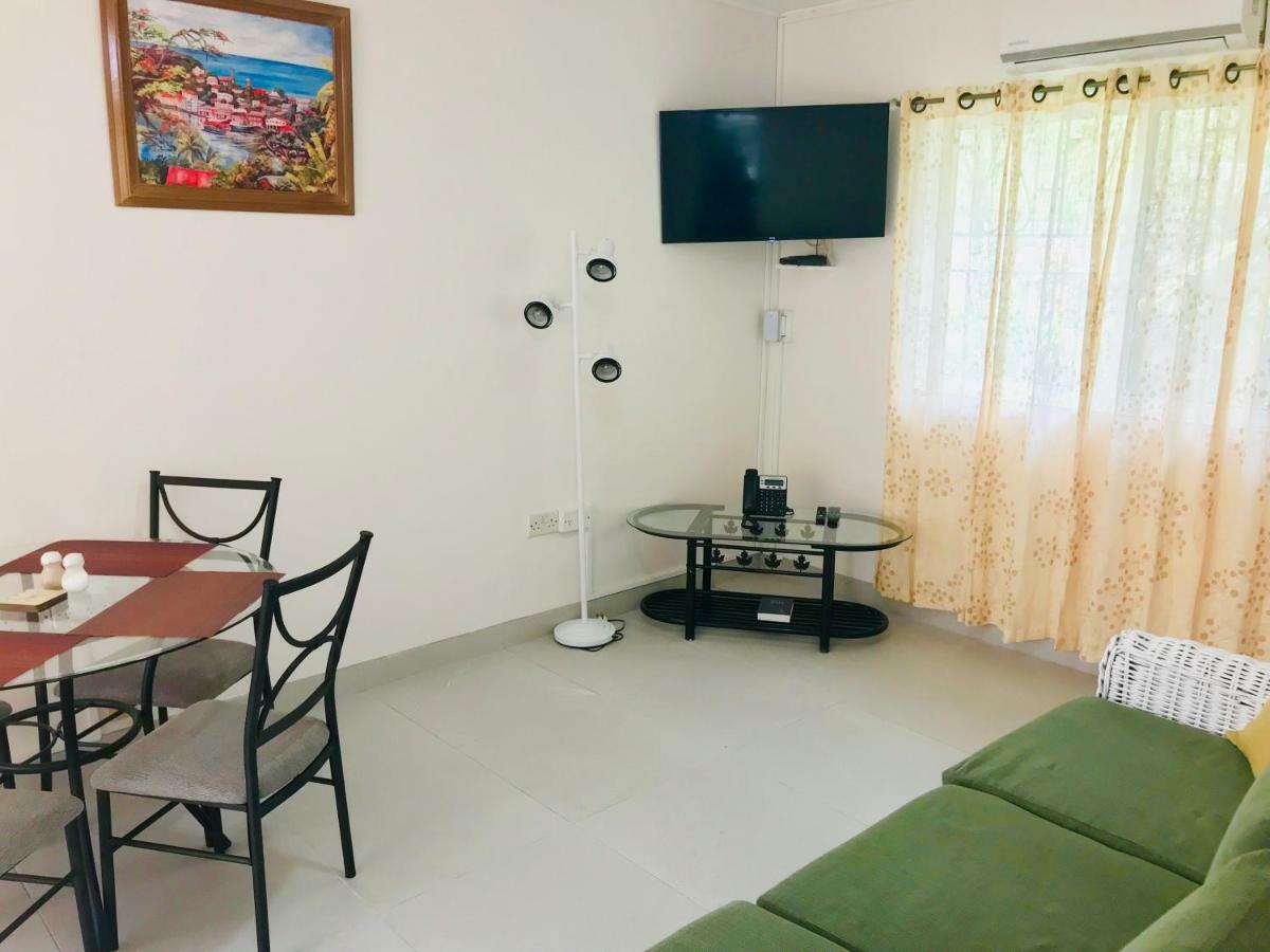 Bougainvillea Apartments St. George's Buitenkant foto