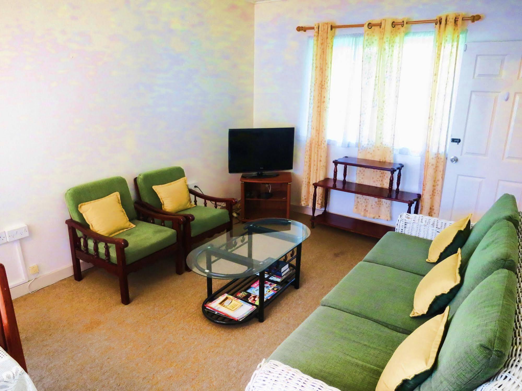 Bougainvillea Apartments St. George's Buitenkant foto