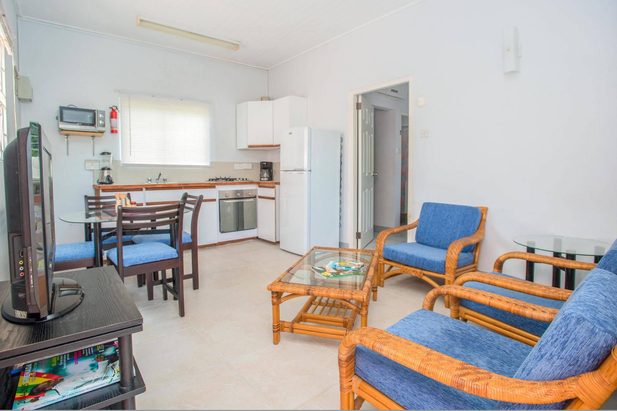 Bougainvillea Apartments St. George's Buitenkant foto